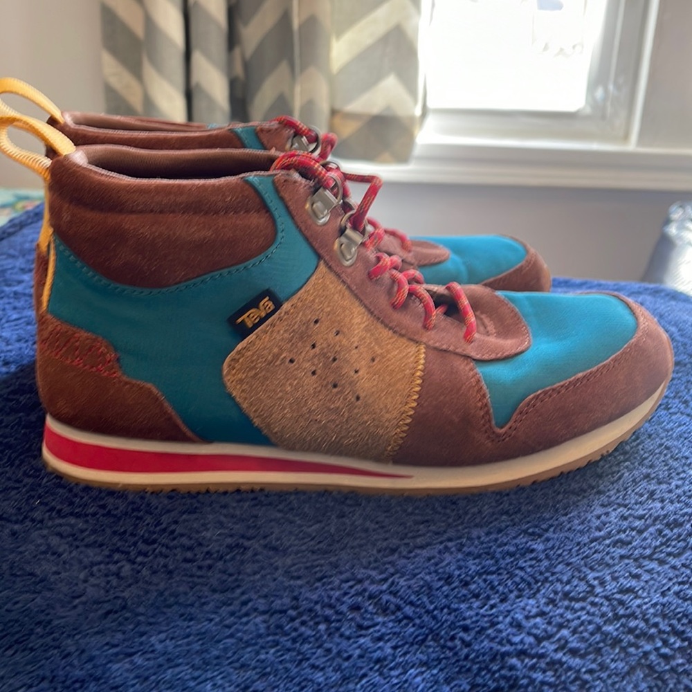 Teva Highlander
